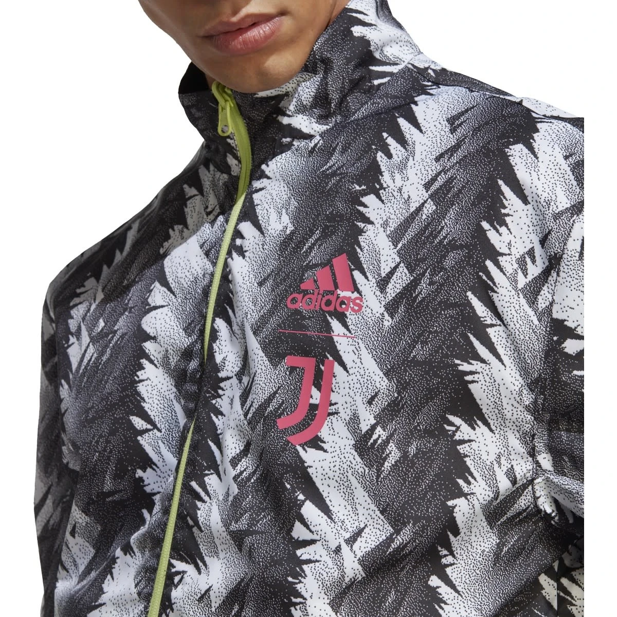 Adidas Juventus 22/23 Reversible Anthem Jacket (Black/White) 6 Adidas Juventus 22/23 Reversible Anthem Jacket (Black/White) - Image 4