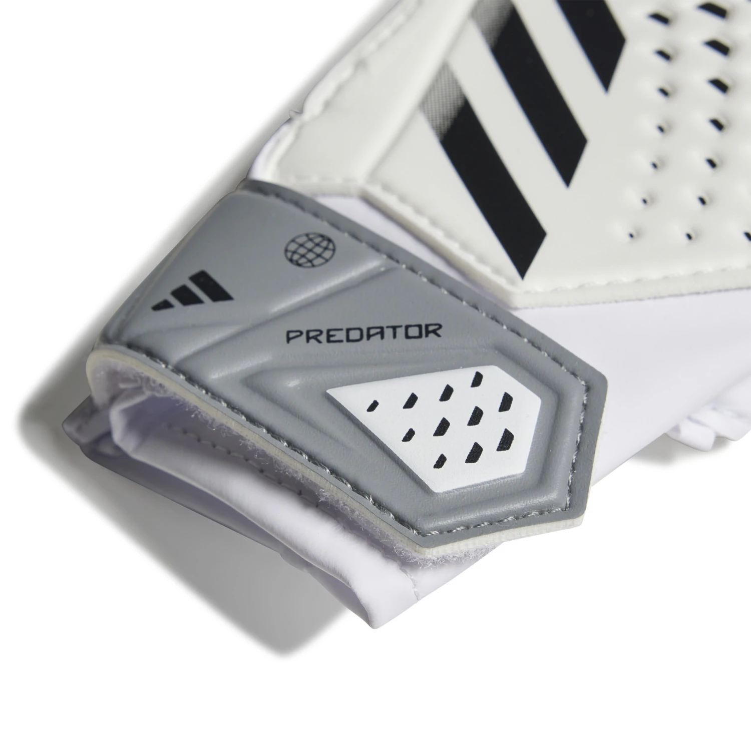 Adidas Predator Training Goalkeeper Gloves Jr (White/Black) 4 Adidas Predator Training Goalkeeper Gloves Jr (White/Black) - Image 2