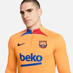 Nike FC Barcelona 21/22 Strike Drill Top 1/4 Zip (Orange/Blue) 9 Nike FC Barcelona 21/22 Strike Drill Top 1/4 Zip (Orange/Blue) -Sports-Football Apparel nike fc barcelona 21 22 strike drill top 1 4 zip o 2