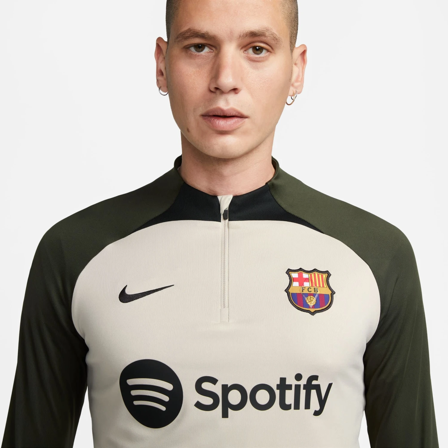 Nike FC Barcelona 23/24 Strike Drill Top 1/4 Zip (Tan) 5 Nike FC Barcelona 23/24 Strike Drill Top 1/4 Zip (Tan) - Image 3