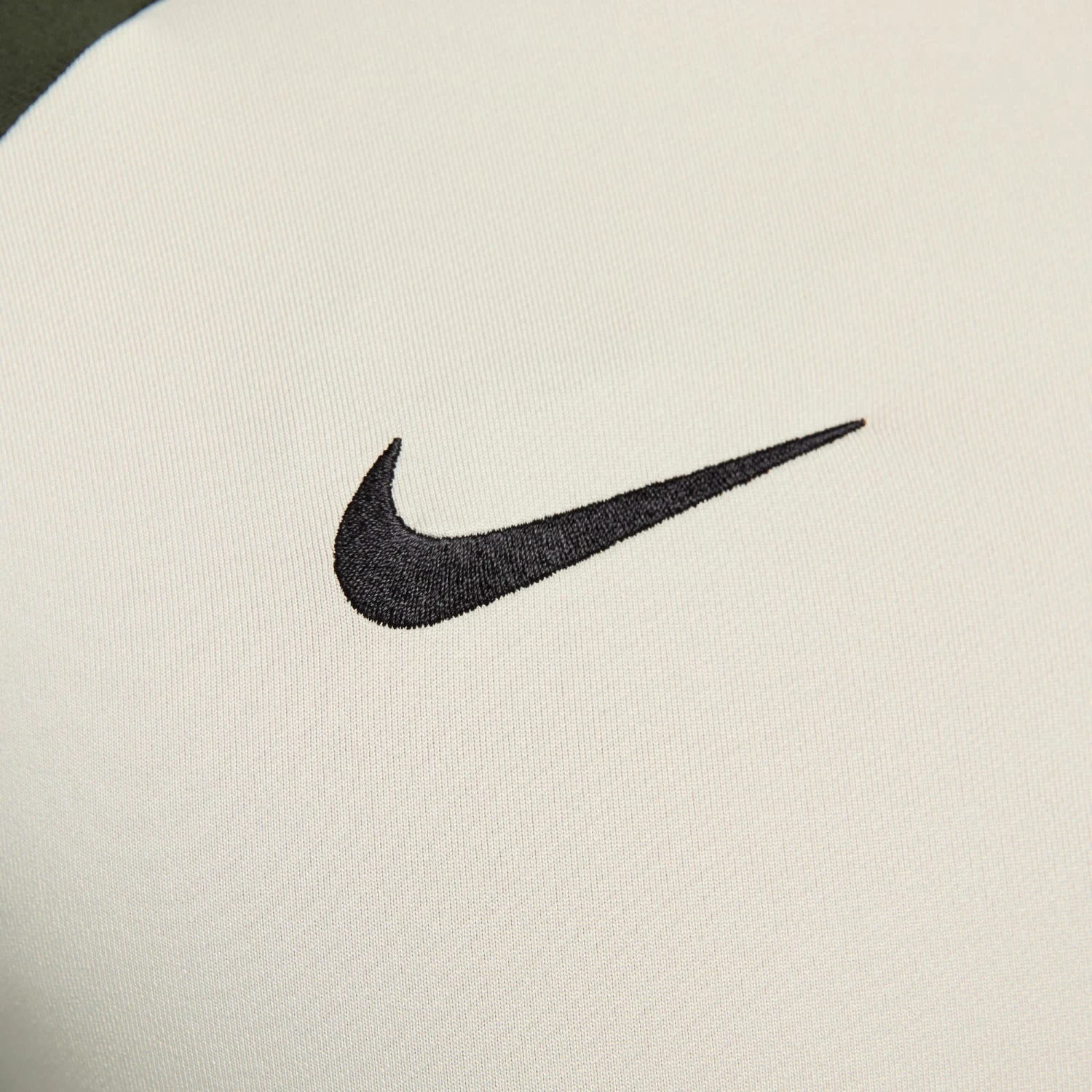 Nike FC Barcelona 23/24 Strike Drill Top 1/4 Zip (Tan) 8 Nike FC Barcelona 23/24 Strike Drill Top 1/4 Zip (Tan) - Image 6