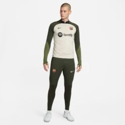 Nike FC Barcelona 23/24 Strike Drill Top 1/4 Zip (Tan) 15 Nike FC Barcelona 23/24 Strike Drill Top 1/4 Zip (Tan) -Sports-Football Apparel nike fc barcelona 23 24 strike drill top 1 4 zip t 6
