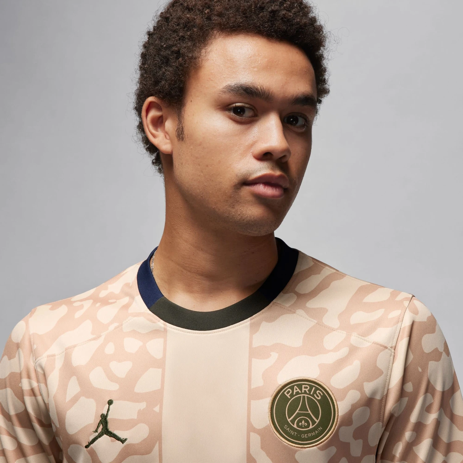 Nike PSG 23/24 Fourth Jersey (Tan/Green) 7 Nike PSG 23/24 Fourth Jersey (Tan/Green) - Image 5