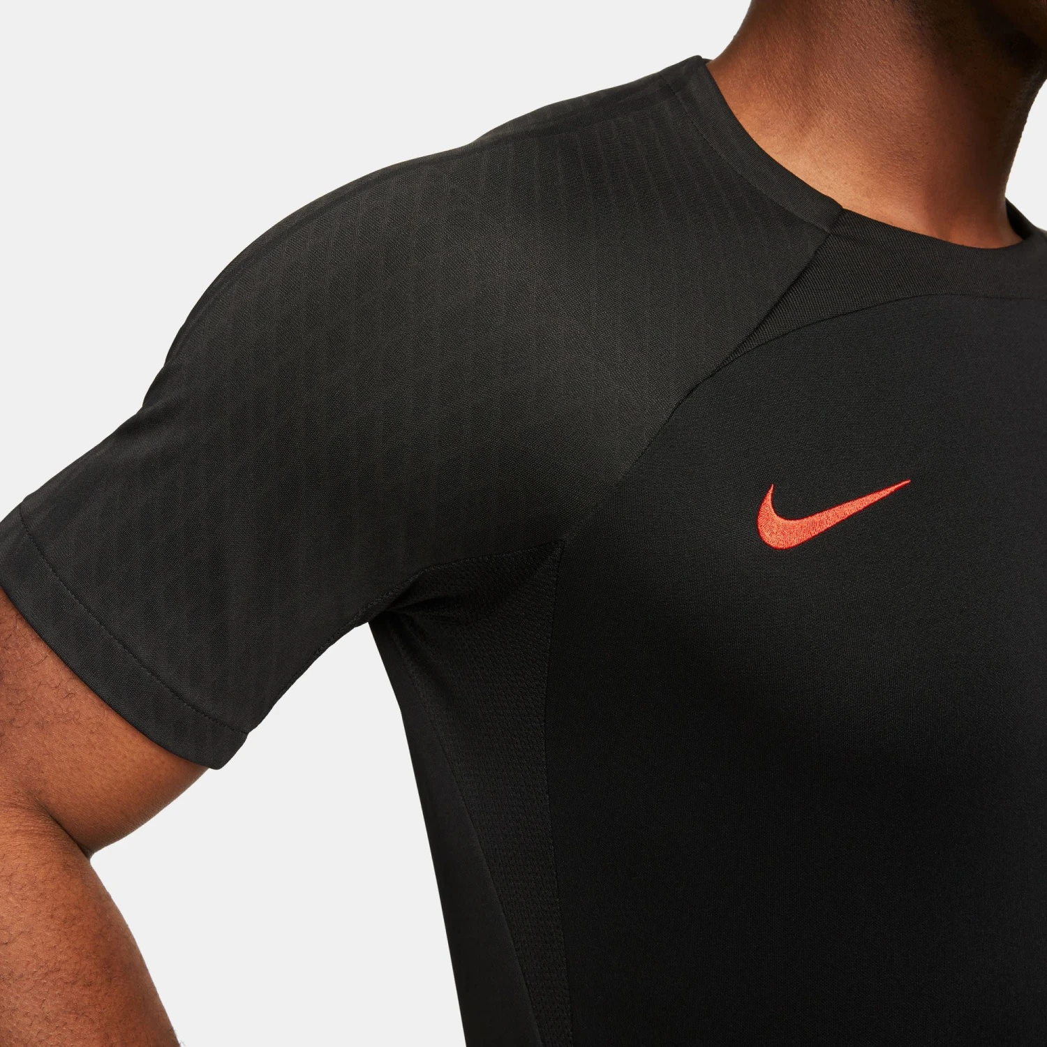 Nike USA 2023 USWNT Strike Training Top (Black) 6 Nike USA 2023 USWNT Strike Training Top (Black) - Image 4